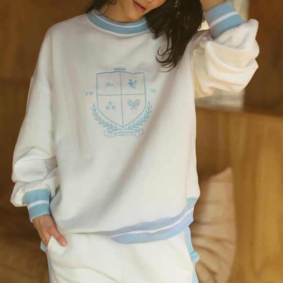 Yellow The Label Coat of Arms Oversized Sweatshirt *NWOT* - Picture 2 of 9